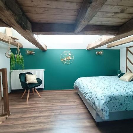 Appartement Independant La Tour Des Tuileries Aydoilles Extérieur photo