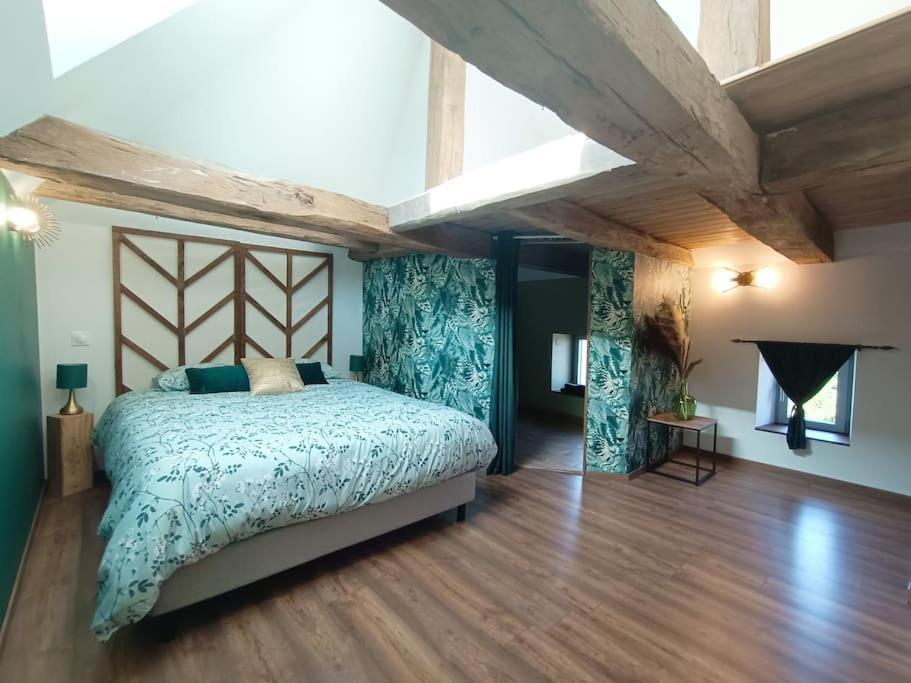 Appartement Independant La Tour Des Tuileries Aydoilles Extérieur photo